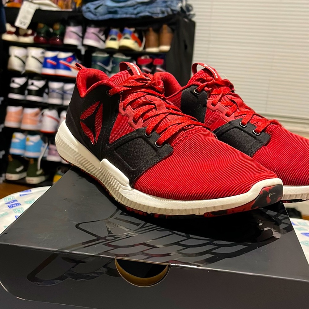Men’s Reebok training shoes - Picture 2 of 3
